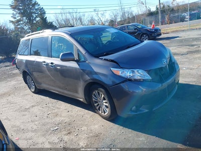 TOYOTA SIENNA 2011