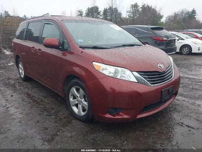 TOYOTA SIENNA 2011