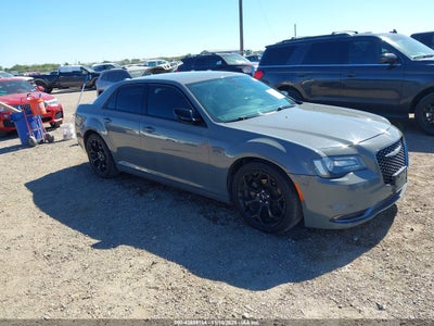 CHRYSLER 300 2018