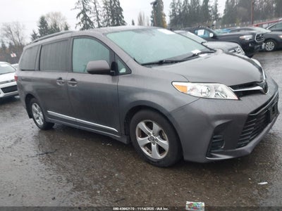 TOYOTA SIENNA 2019