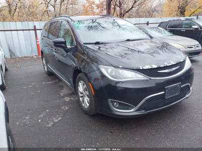 CHRYSLER PACIFICA 2017