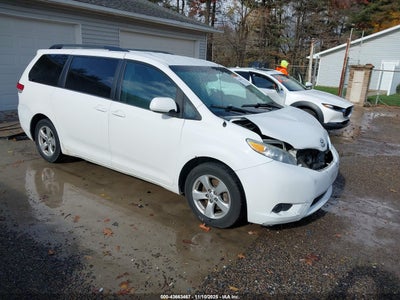 TOYOTA SIENNA 2013