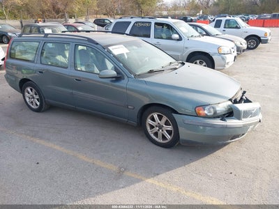 VOLVO V70 2004