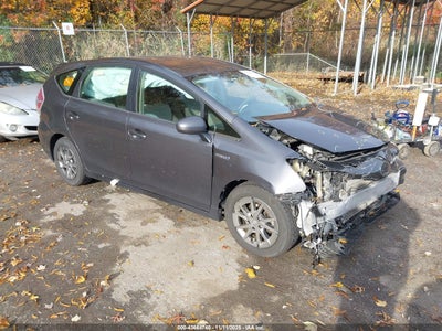 TOYOTA PRIUS V 2015