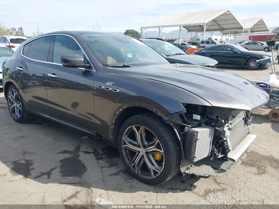 MASERATI LEVANTE 2023
