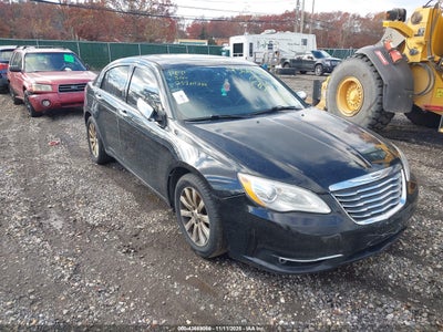 CHRYSLER 200 2013