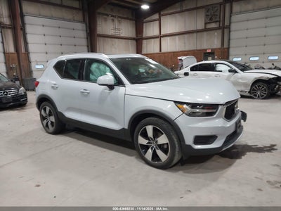 VOLVO XC40 2020