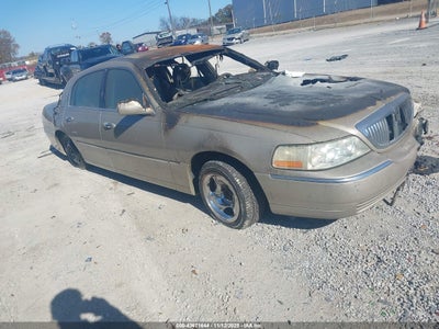 LINCOLN TOWN CAR 2005