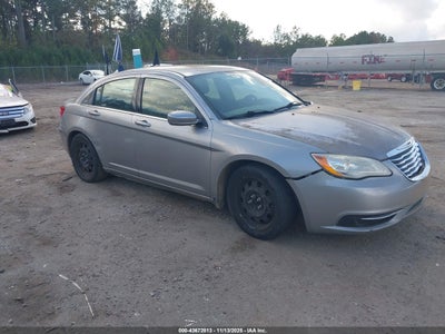 CHRYSLER 200 2013