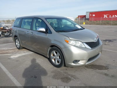 TOYOTA SIENNA 2015