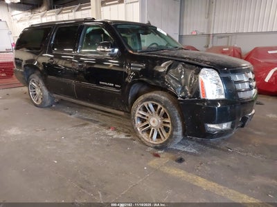 CADILLAC ESCALADE ESV 2013