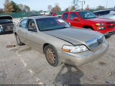 LINCOLN TOWN CAR 2009