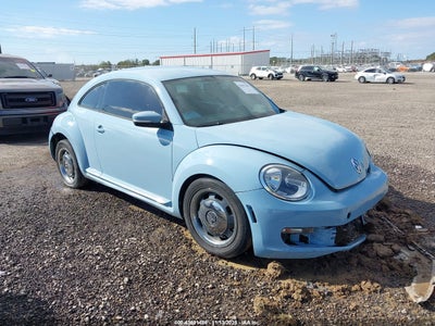 VOLKSWAGEN BEETLE 2012