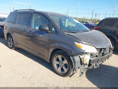 TOYOTA SIENNA 2015
