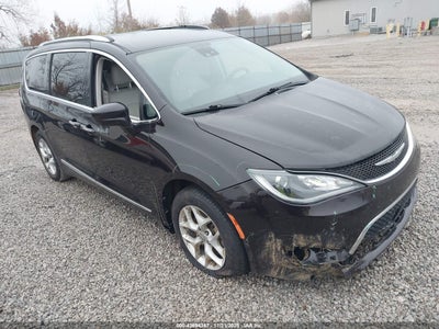 CHRYSLER PACIFICA 2017