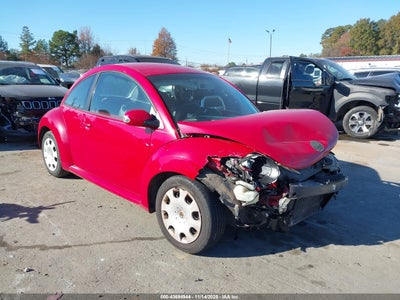 VOLKSWAGEN NEW BEETLE 2010