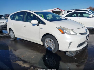 TOYOTA PRIUS V 2012