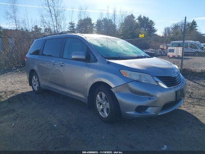 TOYOTA SIENNA 2011