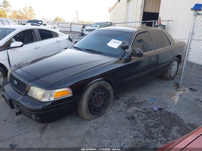 FORD CROWN VICTORIA 2010