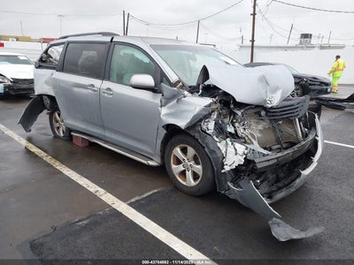 TOYOTA SIENNA 2013