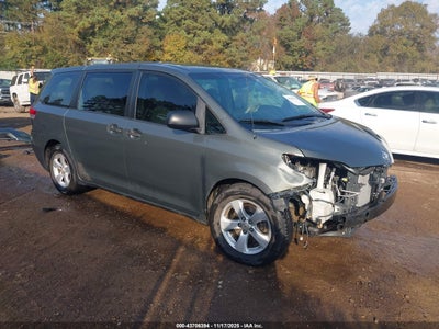 TOYOTA SIENNA 2011