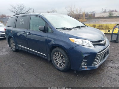 TOYOTA SIENNA 2019