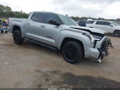 TOYOTA TUNDRA 2024
