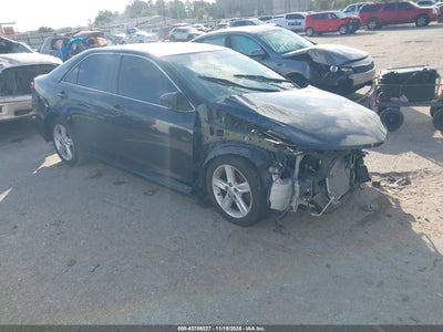 TOYOTA CAMRY 2014
