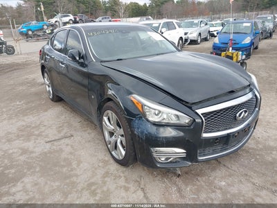 INFINITI Q70 2015