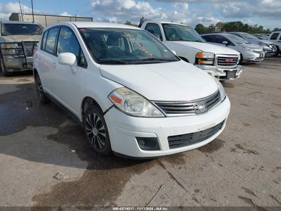 NISSAN VERSA 2011