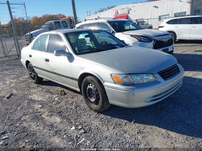 TOYOTA CAMRY 2001