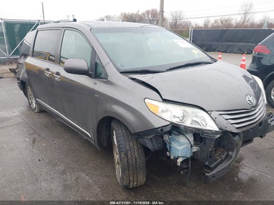 TOYOTA SIENNA 2017