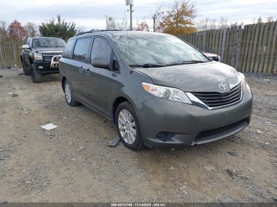 TOYOTA SIENNA 2011