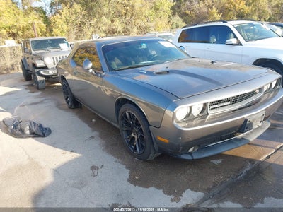 DODGE CHALLENGER 2011