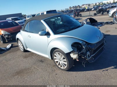 VOLKSWAGEN NEW BEETLE 2010