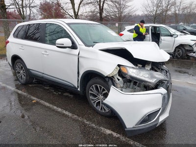 MITSUBISHI OUTLANDER 2016