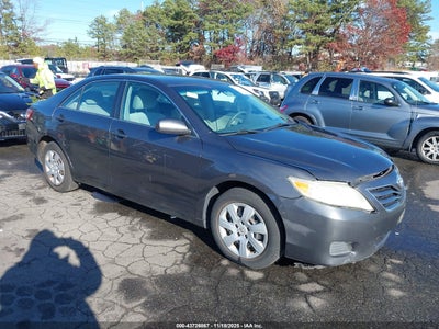 TOYOTA CAMRY 2011