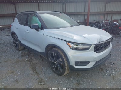 VOLVO XC40 2020
