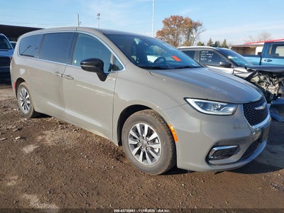CHRYSLER PACIFICA HYBRID 2025