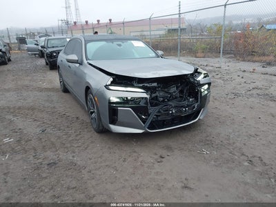 BMW 760 2023