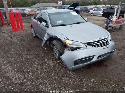 CHRYSLER 200 2013