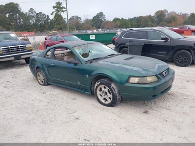 FORD MUSTANG 2000