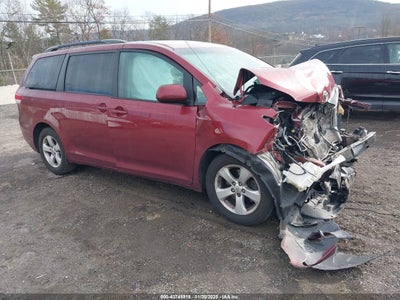 TOYOTA SIENNA 2012