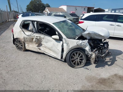 VOLKSWAGEN GOLF 2010
