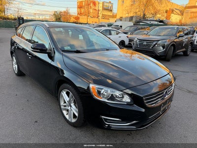 VOLVO V60 2015