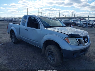 NISSAN FRONTIER 2015