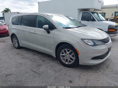 CHRYSLER PACIFICA 2017