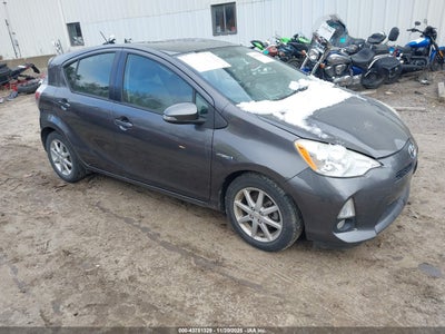 TOYOTA PRIUS C 2013