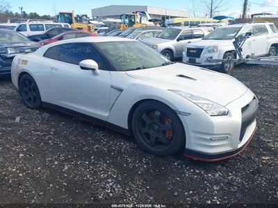 NISSAN GT-R 2016