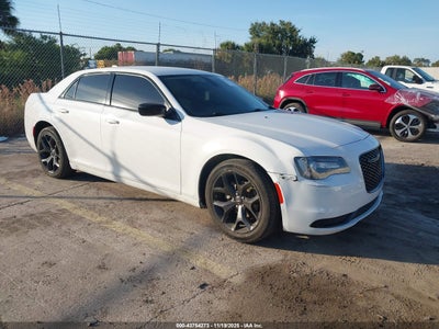 CHRYSLER 300 2022